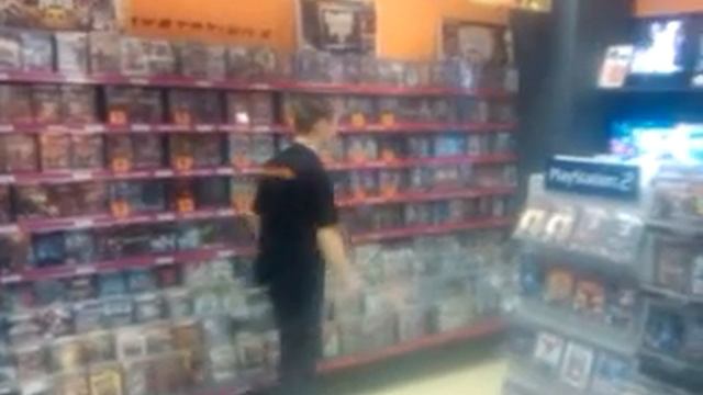 Дима, помаши рукой маме