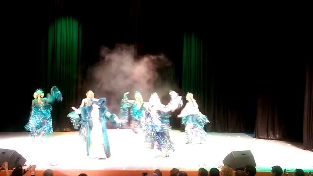 ТечЁт ручей