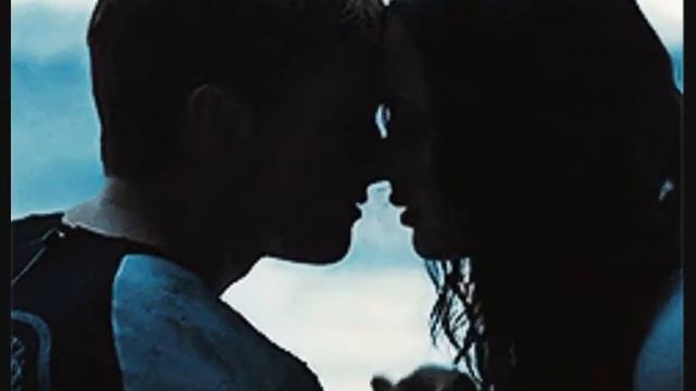The Hunger Games - Katniss And Peeta