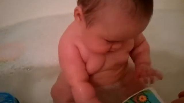 Lena   Bath Time   6 5 Months