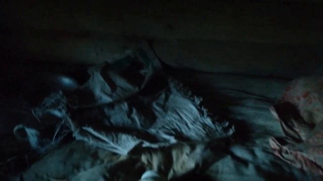 Брошенное зимовье. Изба в тайге.