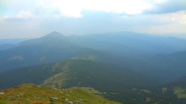 На горе Петрос (Карпаты). Вид на Говерлу.