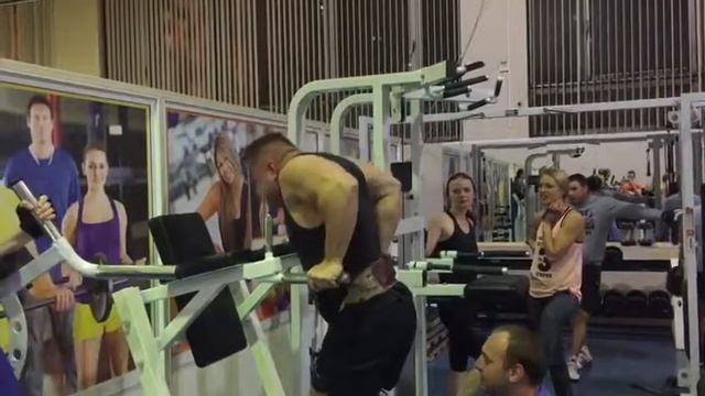 Милованов Павел отжимания от брусьев 💯 кг