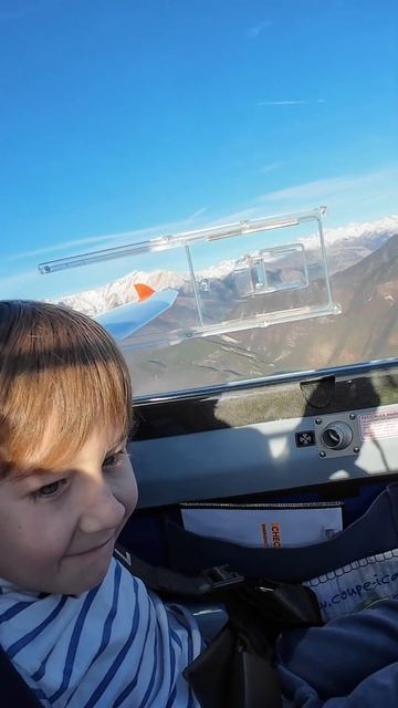 Макс в небе. Счастливый ребенок на электрическом планере. #планер #glider #настроение