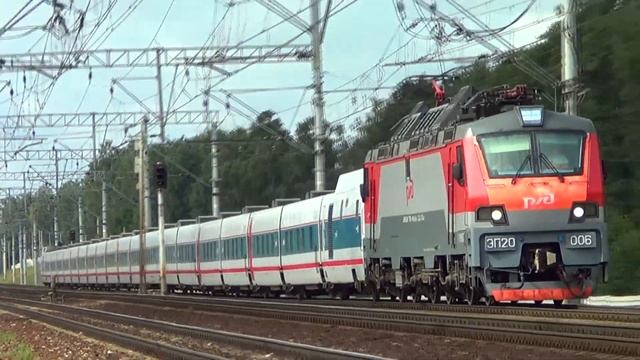 Электровоз ЭП20-006 со скоростным поездом 