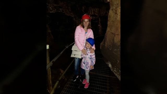 Ingleton White Scar Caves England. Гуляем по пещере. Очень красиво.