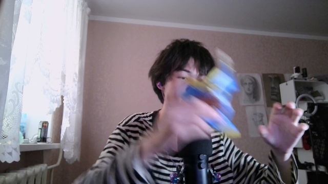 асмр хаваю мороженку и рекламлю альбом и парю подик