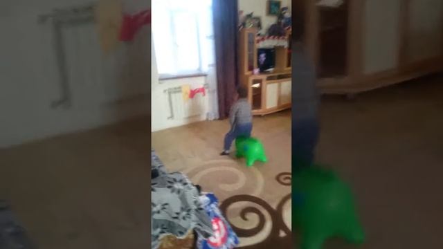 Карим скачет на осле 😁🐎. Kàrim At çapir ))))))