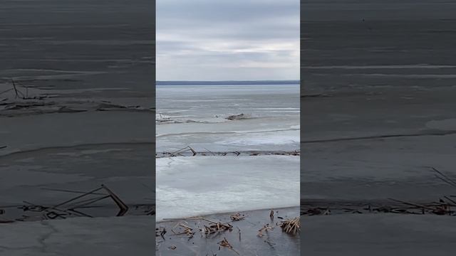 Вскрывается_лед_Проснулось_карстовое_Плещеево_озеро_
