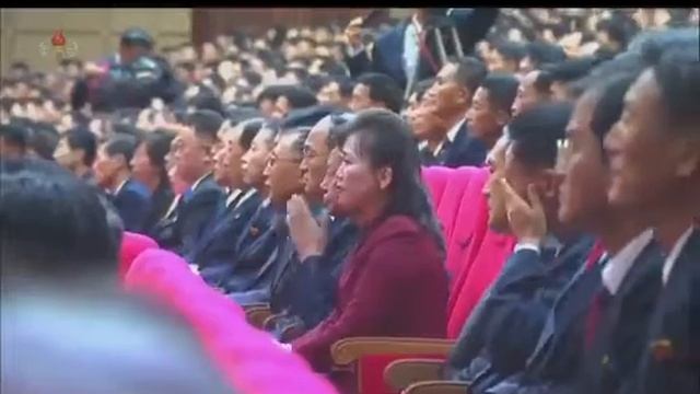 Сестра КимЧенИна рассказывает как брат белел Covid и все плачут от горя