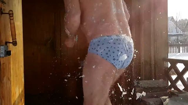 Зимние водные процедуры