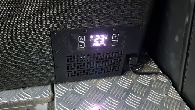 Ce Cube IC1000 из вспененного полипропилена шумит как настоящий холодильник