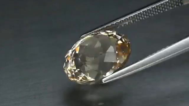 Untreated Very Beutiful Light Yellow Topaz 7,02 Carat Oval Cut Stunning Luster From Brazil