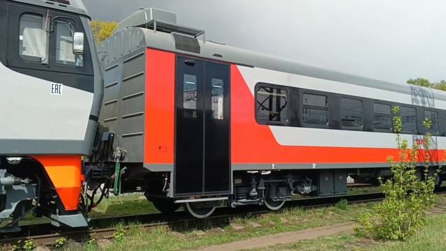 Новейший дизель поезд ДП2Д-0001