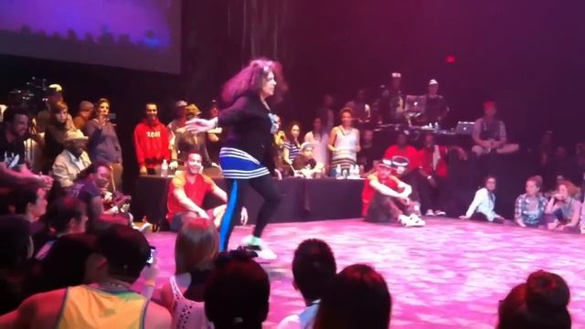 Bust A Move 10 Judge Showcase Waacking Miss Sanchez