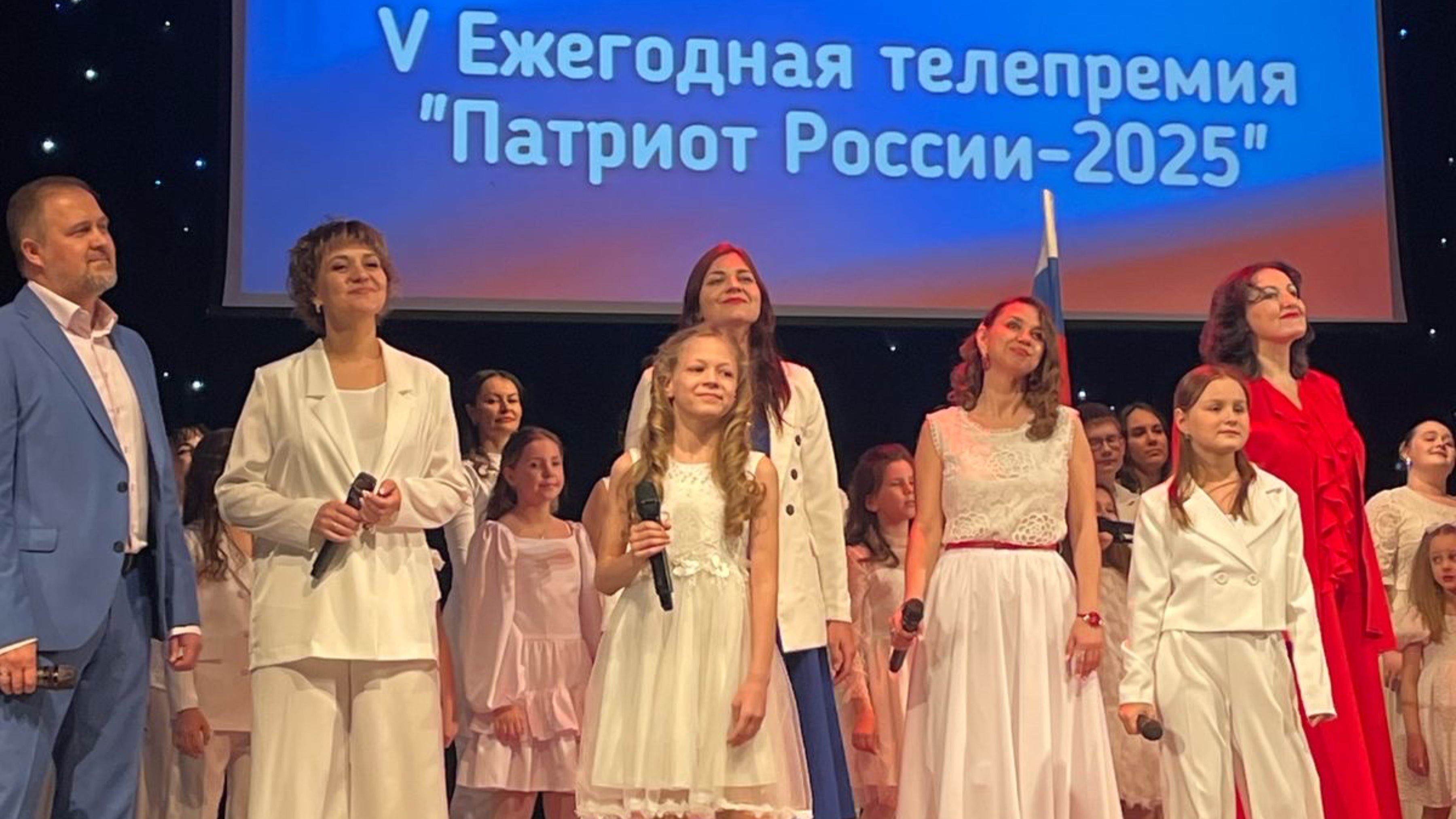 Даша Саврова «Будем жить !» солистка Ансамбля «Города России» Муз. и сл. Ольги Алмазовой