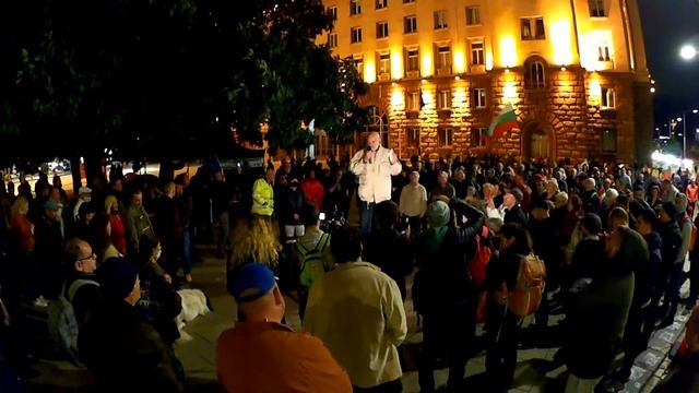 Проф. Велислав Минеков и Химн на протест #ден84 с искане за #оставка на #борисов и #гешев ...