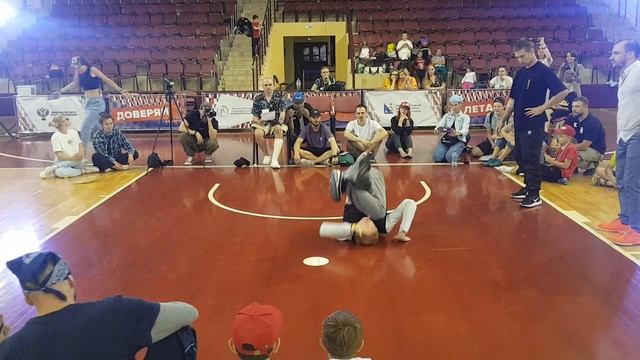 Break Dance. Открытый турнир по Брейкенгу на призы СФТС. Статус Профи.Баттл