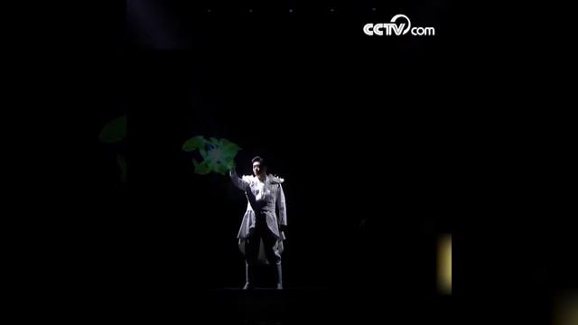 Фантастический фокус с птицами|CCTV Русский