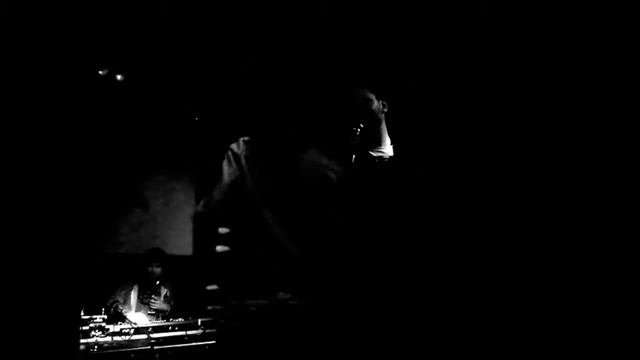 СВИТЕР С КОЛЕНЯМИ – СПАСИБО, ЧТО ЖИВОЙ(01/05/2015)