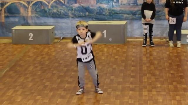 Даня, хип-хоп соло открытый клсс