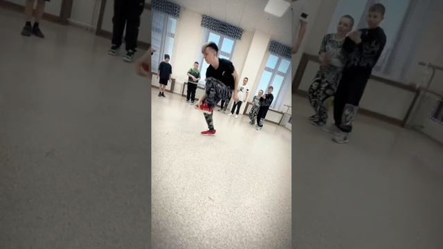 Break Dance #breakdance #reels #breakdancers #breakdancevideo #танцы #dance #гаражишим #dsgaraj
