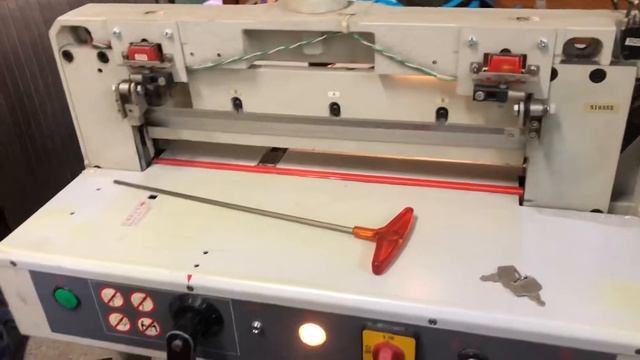 更換裁刀教學 KW-triO 3951