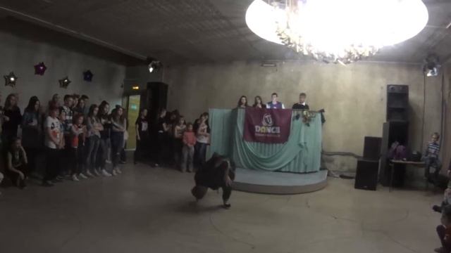 ТАНЦЕВАЛЬНЫЙ WEEKEND ВысТупление Супер нереального секси-шмекси мачо любителя хлопать в ладошки
