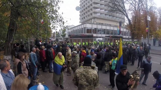 Майдан 3. Палицаи отжимают дрова. 20.10.17 В конце прикол с машиной