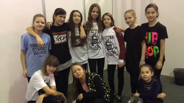 ОДЕЖДА ПО МОДЕ ИЛИ ТАНЦОРЫ ПРЕДПОЧИТАЮТ СТИЛЬ. БРЕНД ВЕЧНО В ДВИЖЕНИИ