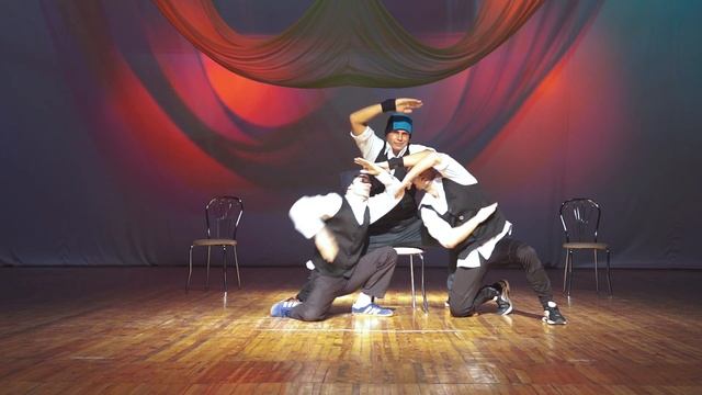 Пятый Сектор - три стула