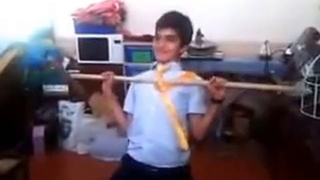 Прикол - Штангист Шамиль!! школа №71