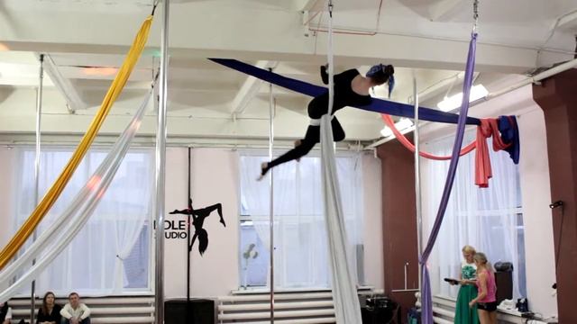 Кристина Бороздина. ВОЗДУШНЫЕ ПОЛОТНА.