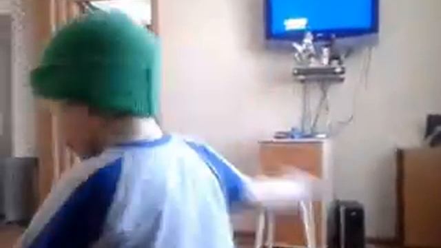 Реальный пацан (племяш отжигает))))