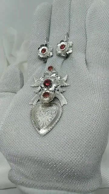 Дукачик та сережки