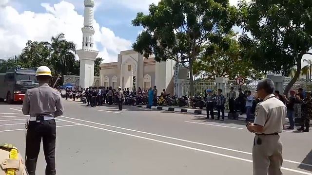 Very Funny Parade, очень смешной парад
