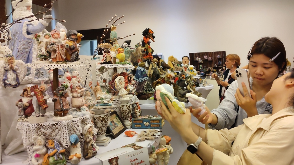 Ватные игрушки на выставке «Бал кукол в Краснодаре», апрель 2025