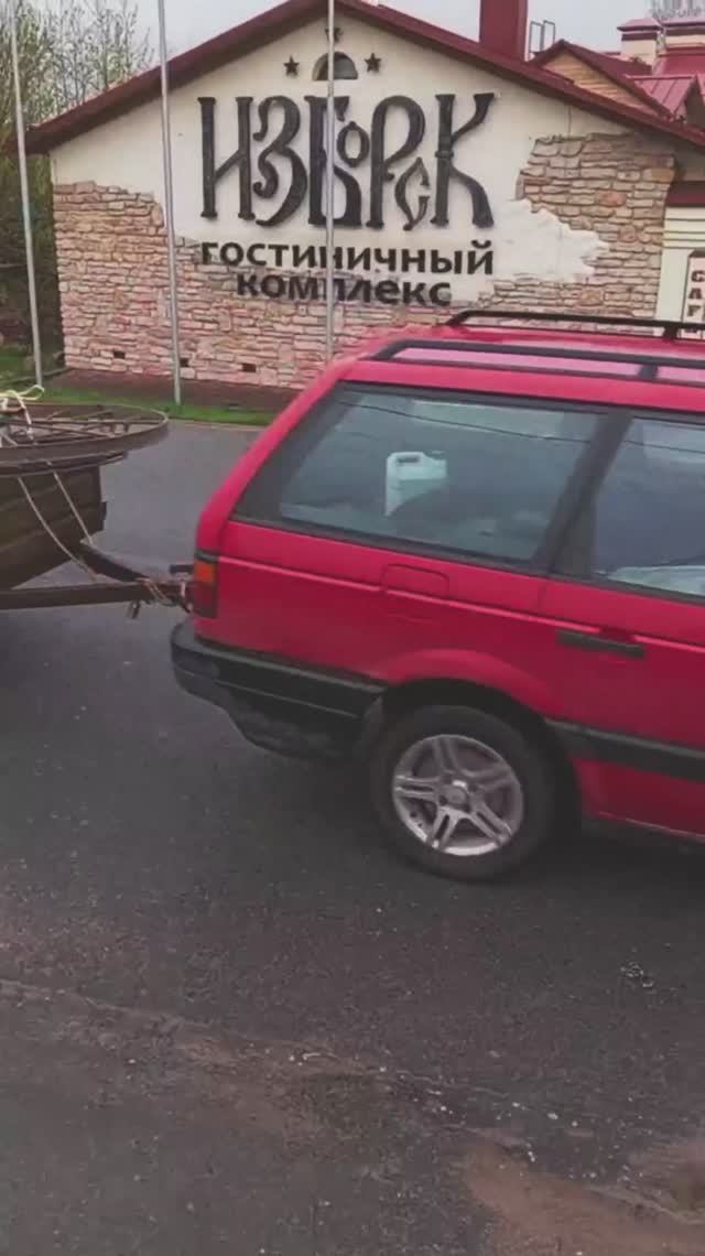 Первомай в Изборске!

Ищите фотографии коня на просторах интернета!