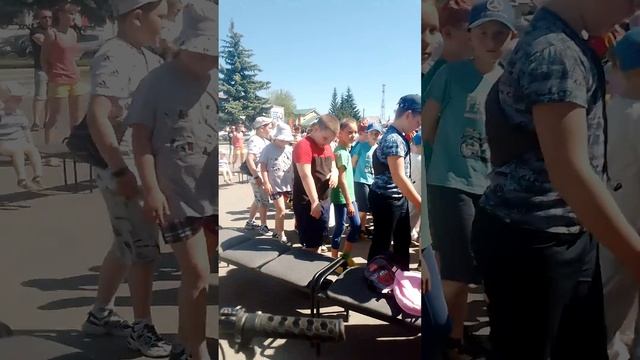 На площаде ПРАЗДНИК и играют, танцуют! 😱🤣🤣🤣