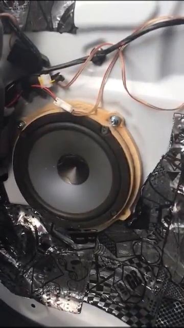 Мидбас Hertz DV-165.1 в двери Hyundai Creta