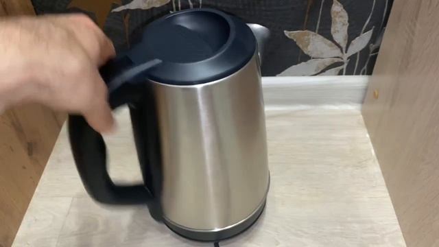 Демонстрация вращения на подставке электрочайника Blackton Bt KT2314S