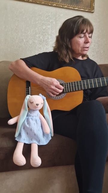 На руках ты меня качала