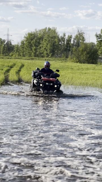 преодолевание брода на квадроцикле.Оренбург .#shorts