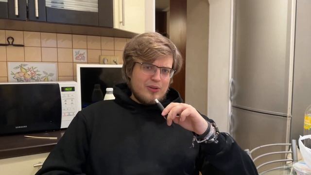 АРАТОССИК и ЖАННА ГОТОВЯТ БЛИНЫ НА МАСЛЕННИЦУ | Масленичный ИРЛ