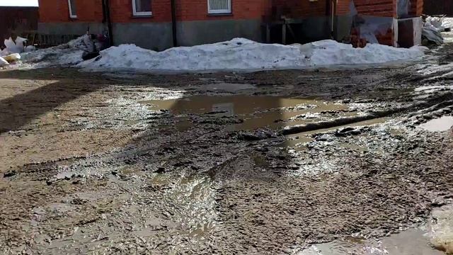 1 апреля 2024г.+20 снег тает на глазах,образуя горные ручьи!