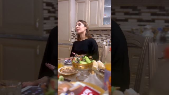 Динара Магомедова отлично спела под гармошку