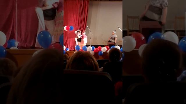 Девчонки жгут на день медика!!!