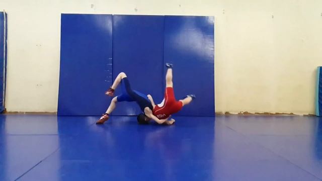 Прогиб с захватом руки