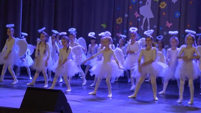 БЕЛОРЕЧЕНСК.РДК.    ангелы--ХОРЕОГРАФИЧЕСКАЯ  КОМПОЗИЦИЯ. Г.БЕЛОРЕЧЕНСК