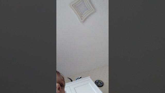 подписывайтесь, ребята, ставьте лайк, и я показал нашу комнату